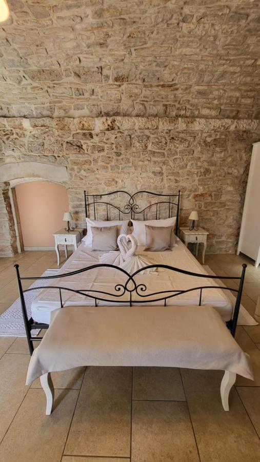 Stone House Apartments Didini Dvori Лумбарда Экстерьер фото
