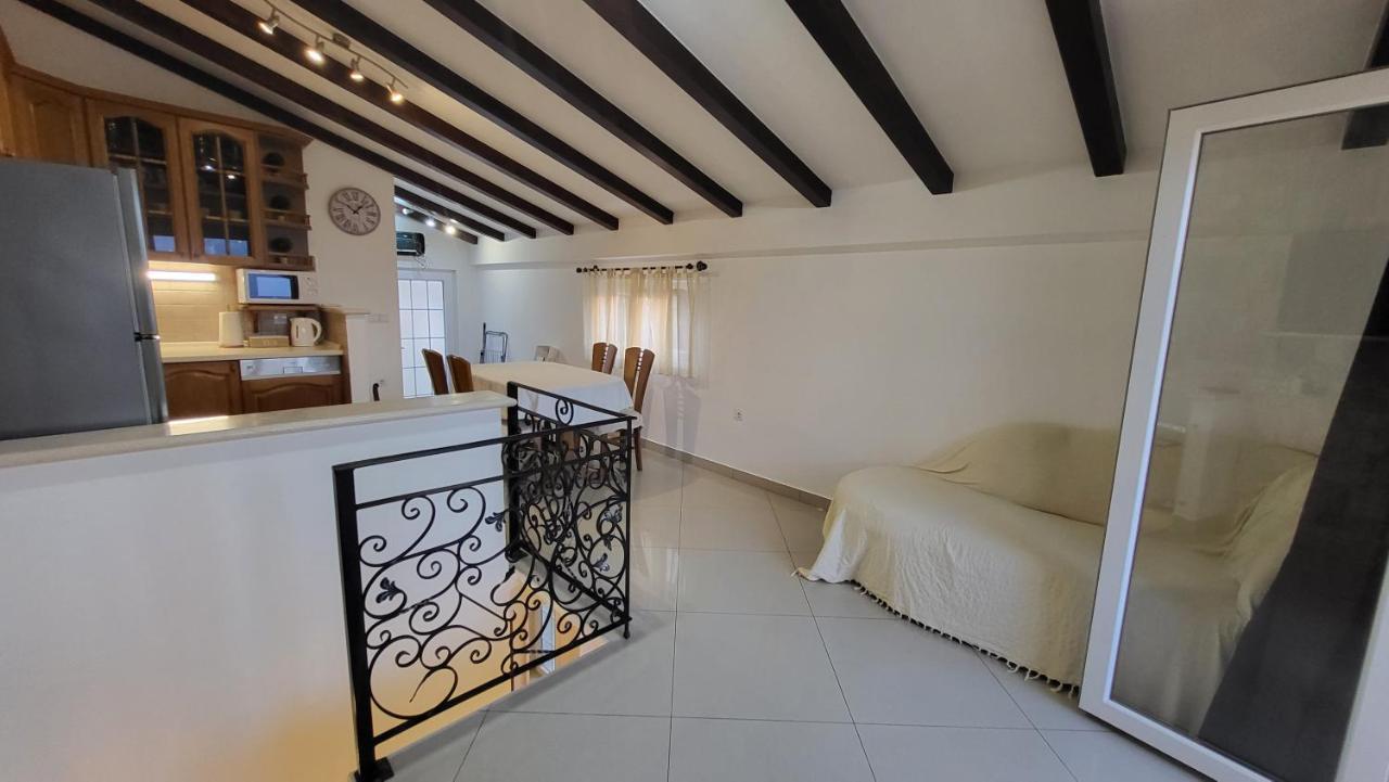 Stone House Apartments Didini Dvori Лумбарда Экстерьер фото