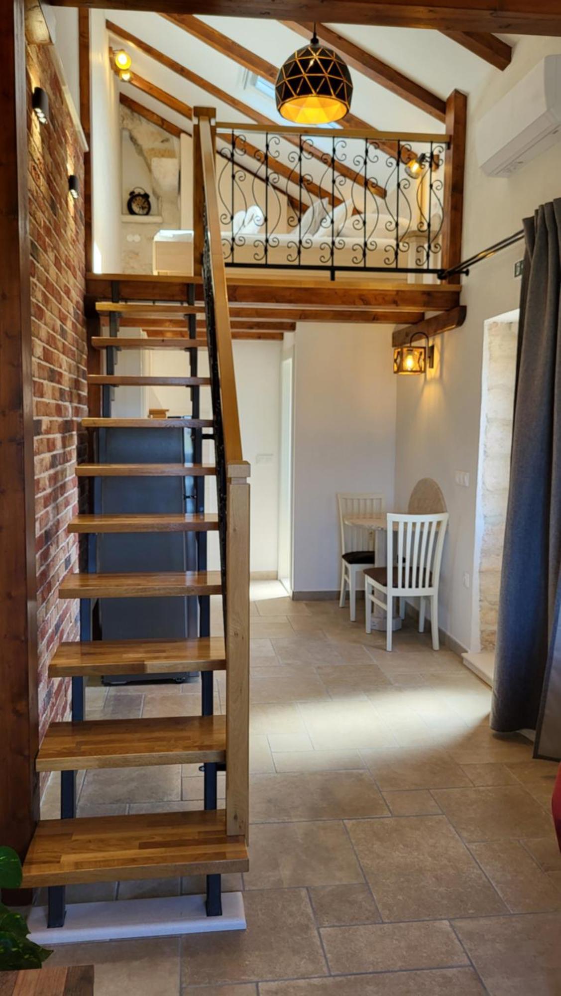 Stone House Apartments Didini Dvori Лумбарда Экстерьер фото