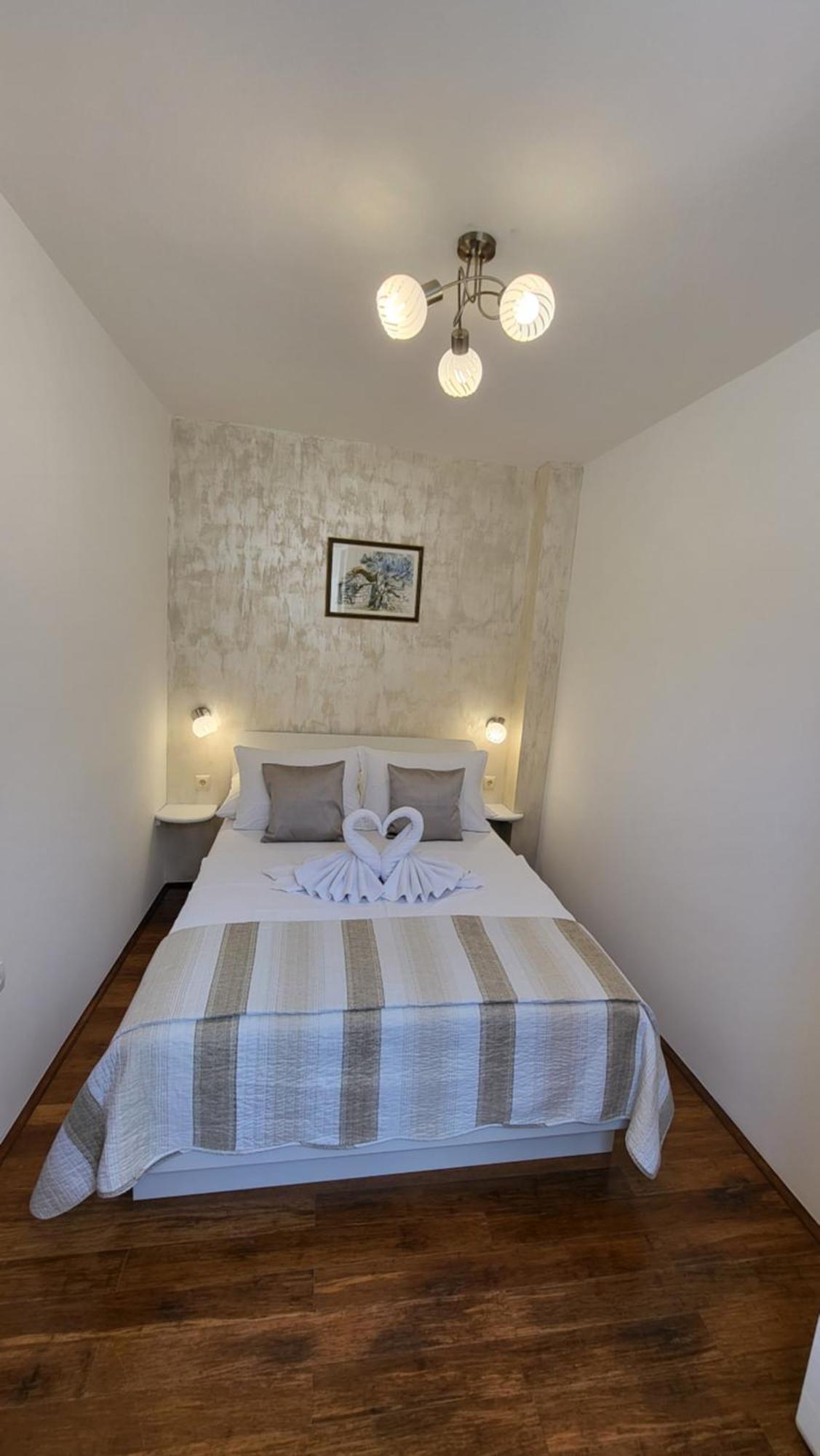 Stone House Apartments Didini Dvori Лумбарда Экстерьер фото