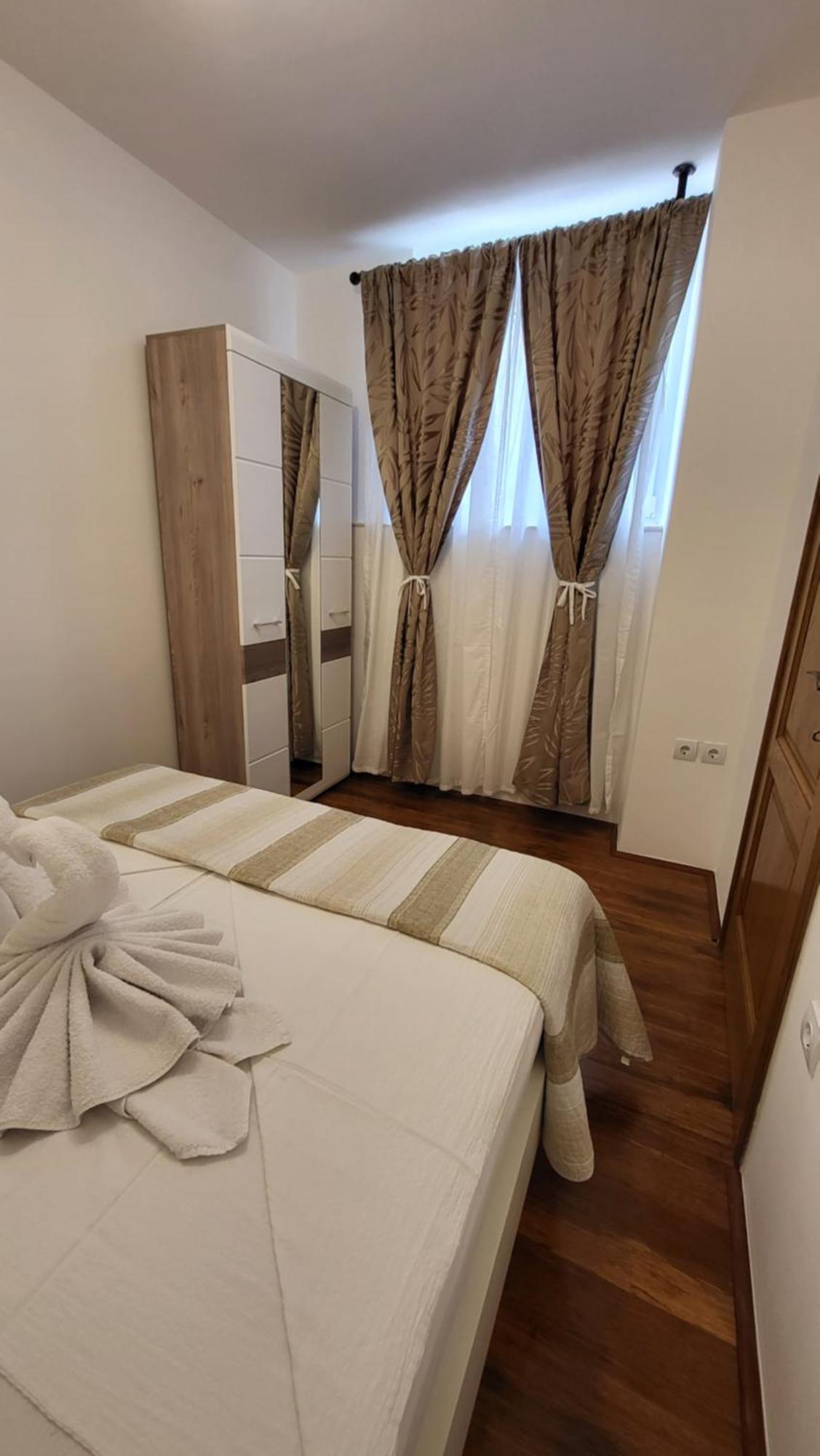 Stone House Apartments Didini Dvori Лумбарда Экстерьер фото
