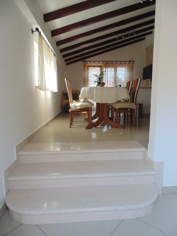 Stone House Apartments Didini Dvori Лумбарда Экстерьер фото